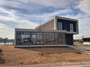 Casa a laguna en Santa Ana