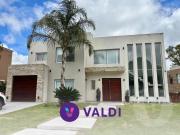 Casa a laguna en venta Barrio Terralagos, Canning