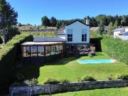 CASA A METROS DEL LAGO NAHUEL HUAPI CON ESPECTACULAR VISTA