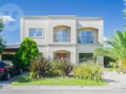 Casa a pulmón verde en venta Barrio La Horqueta de...
