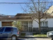 Casa a reciclar a una cuadra de club ONCE UNIDOS