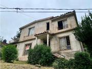 CASA A RECICLAR CON BUENA ESTRUCTURA. BARRIO MALVINAS
