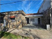 Casa a reciclar de 2 dormitorios con gran terreno....