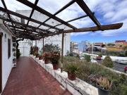 Casa a reformar con terreno urbanizable en Los Llanos de...