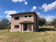 CASA A TERMINAR EN ARROYO LOS PATOS BARRIO CERRADO