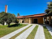 Casa com 3 dormitórios à venda, 166 m² por R$...