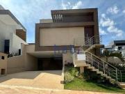 Casa com 4 dormitórios à venda, 210 m² por R$...