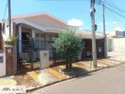 Casa com 3 dormitórios à venda, 218 m² por R$...