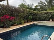 Casa em condomínio fechado com 4 quartos, 246 m²...