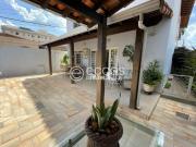 Casa à venda, 2 quartos, 2 suítes, 4 vagas, Mercês...