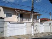 Casa com 4 dormitórios à venda, 322 m² por R$...