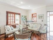 Casa com 4 dormitórios à venda, 330 m² por R$...