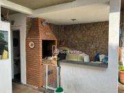 Casa com 4 dormitórios à venda, 330 m² por R$...