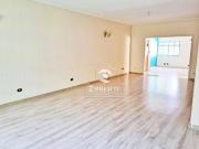 Casa com 6 dormitórios à venda, 382 m² por R$...