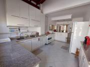 Casa Residencial com 3 dormitórios à venda, 410 m² por...