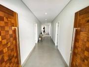 Casa com 6 dormitórios à venda, 420 m² por R$...