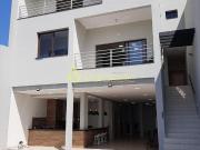 Casa à venda 4 Quartos, 4 Suites, 2 Vagas, 300M²,...