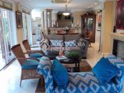 Casa à venda, 4 quartos, sendo 3 suítes, 4 vagas no...