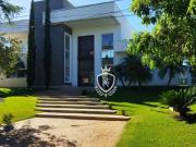 Casa com 4 dormitórios à venda, 583 m² por R$...