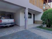 Casa à venda, 6 quartos, 2 suítes e 4 vagas de garagem...