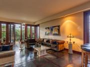 Casa à venda, 7 quartos, 2 suítes, 10 vagas,... Casa à venda, 7 quartos, 2 suítes, 10 vagas,...