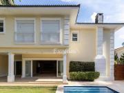 Casa com 4 dormitórios à venda, 712 m² por R$...