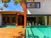 Casa à venda capa de revista de design na QI 13