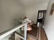 Casa a venda com 02 pavimentos e amplo quintal