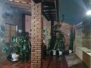 Casa à venda com 03 quartos no Conjunto Habitacional...