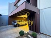 CASA Á VENDA COM 03 QUARTOS, VISTA DEFINITIVA PARA A...