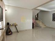 Casa a venda com 03 suites Condomínio Delle Stelle em...