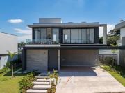 CASA À VENDA COM 04 SUITES NO CONDOMÍNIO RESIDENCIAL...