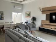 Casa a venda com 198m² de construção, 4 quartos, no...