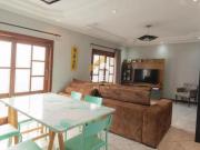 CASA À VENDA COM 199M², 3 QUARTOS, 2 SUÍTES E 4 VAGAS –...