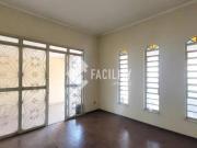 Casa à venda com 201m², 3 quartos e 3 vagas no bairro...
