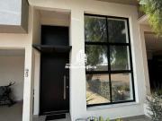 Casa á venda com 2 dormitórios sendo 1 suíte no...