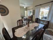 Casa a venda com 330 m², 2 suítes, 2 garagens, piscina,...