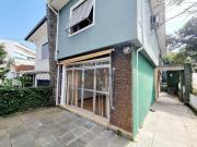 Casa a Venda com 3 dormitórios, 2 vagas, 162 m² região...