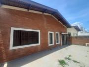 Casa a Venda com 3 Dormitórios na Vila Carlito