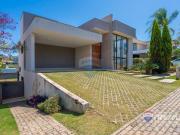 Casa à venda, com 3 dormitórios, sendo 3 suítes, com...