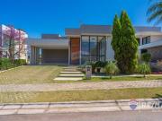 Casa à venda, com 3 dormitórios, sendo 3 suítes, com...