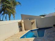 Casa à Venda com 3 Quartos 2 Suítes no Condomínio Portal...