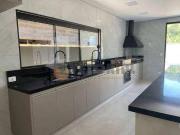 Casa à venda, com 3 quartos, 300m²