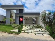 Casa à venda com 3 quartos, suíte com closet, lazer...