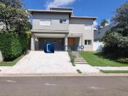 Casa a venda com 3 suítes e 341,57m² no Condomínio...