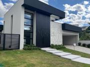 Casa à venda com 3 suítes no Condomínio Estância...