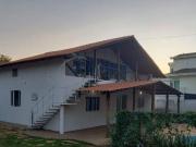 Casa à Venda com 3 Suítes no Condomínio Villages...