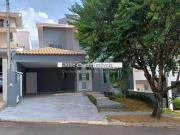 Casa à venda com 3 suítes no Village Saint Claire