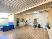 Casa à venda com 4 dorms, sendo 2 suítes no Parque...