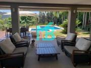 Casa à venda com 4 quartos sendo 2 suítes e 2 semi...